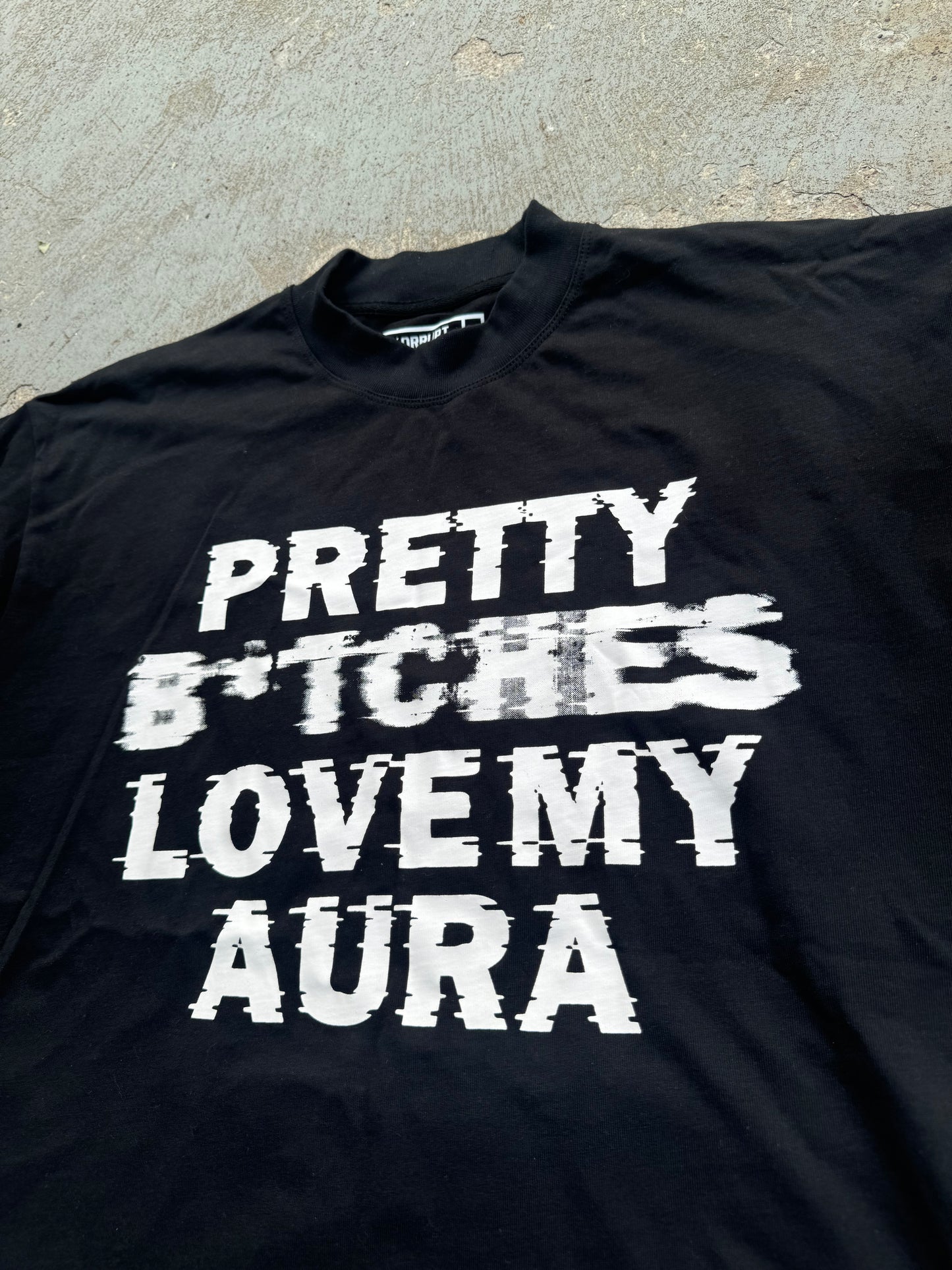 Pretty B*tches Love My Aura Tee (black)